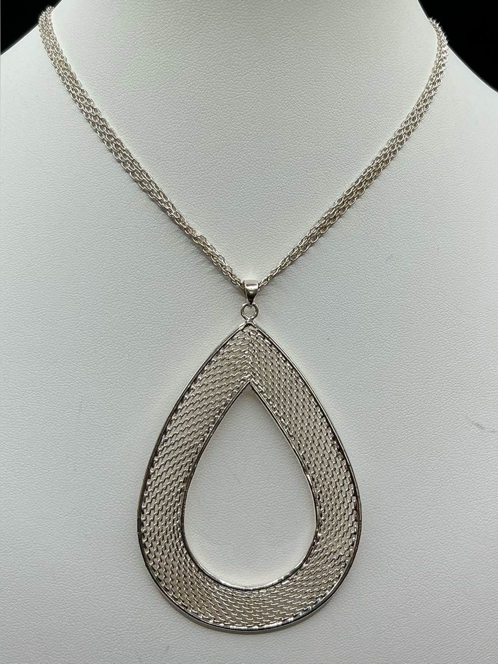 VICKY JOUSAN DOUBLE STRAND MESH NET LARGE PENDANT NECKLACE